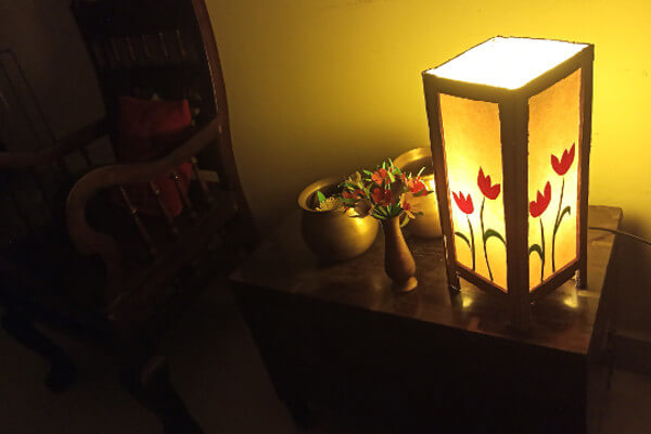 DIY Lamp with cardboard and paper – Child friendly project
